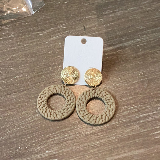 TAUPE/GOLD BOHO EARRING