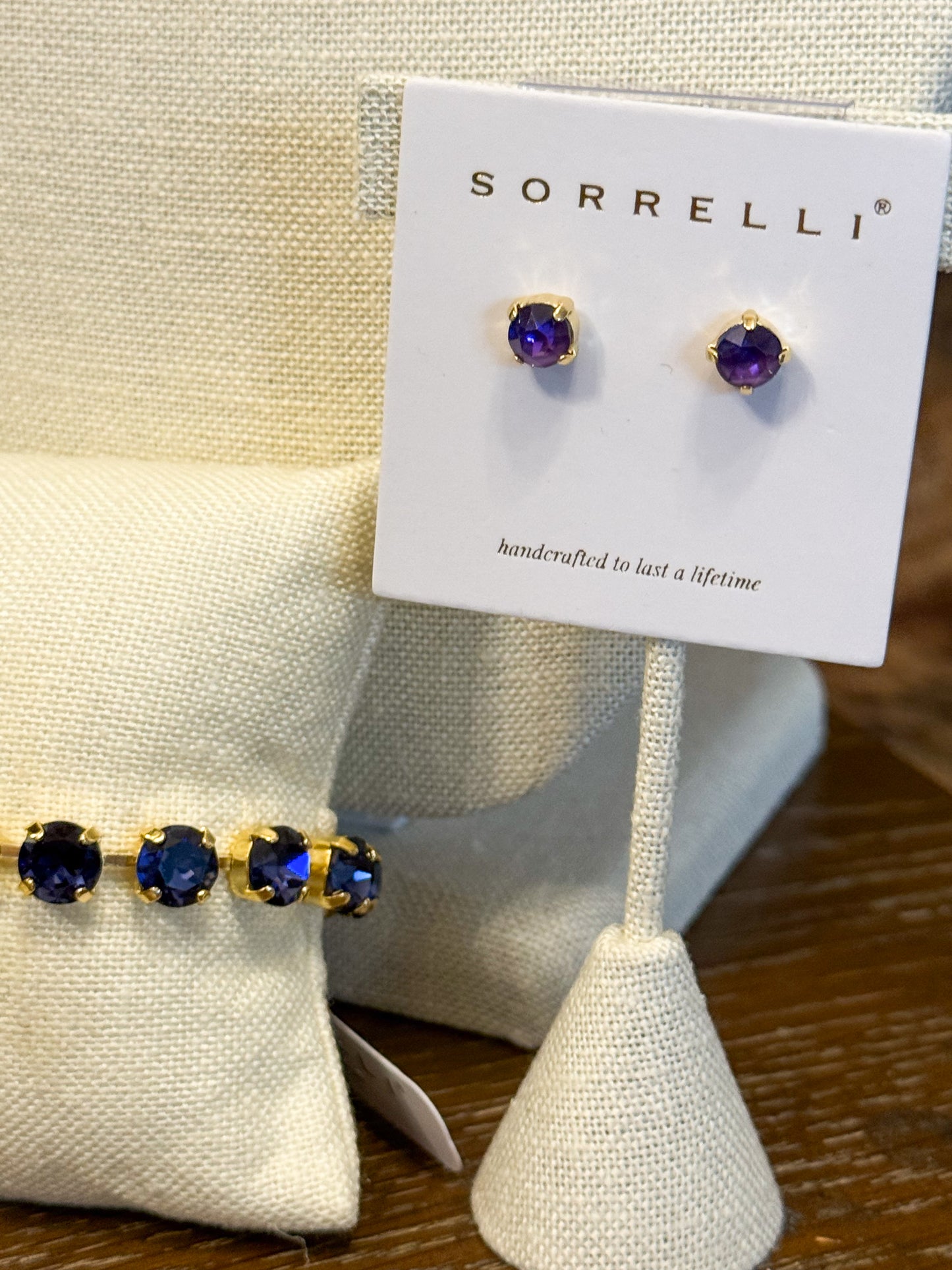 Sorrelli Jayda Stud earrings in Burgandy Delite