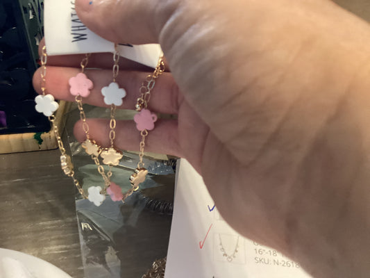 Gold Chain Clover
